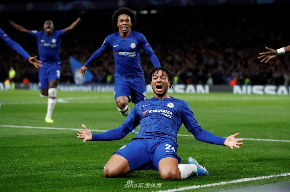 大幅的阵容 大幅的阵容